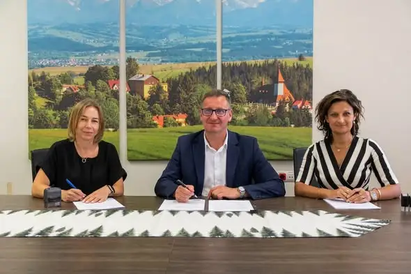 Nowe boisko wielofunkcyjne w Dursztynie – umowa podpisana