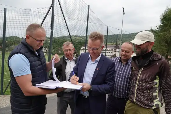 Zakończono modernizację drogi w os. Glinik w Tylmanowej