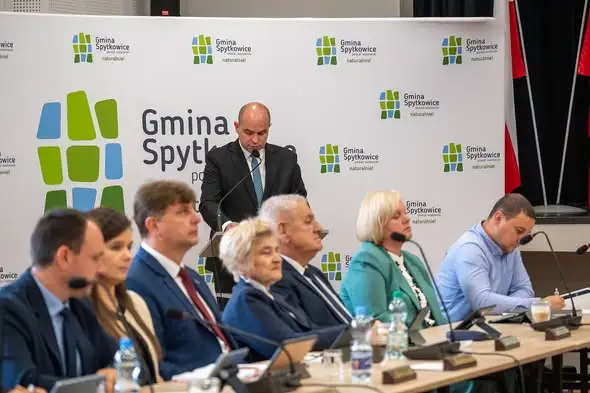 Sesja Rady Gminy Spytkowice: kluczowe decyzje i plany inwestycyjne