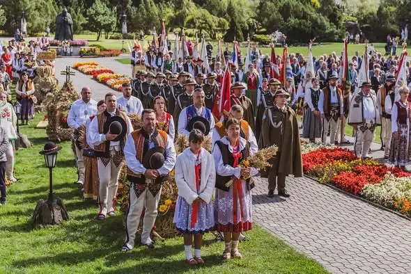 XXXIX Dożynki Podhalańskie w Ludźmierzu: dziękczynienie za plony i święto batalionu górskiego