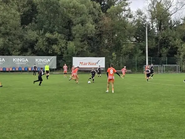 Trampkarze SKS Sokolica rozegrali kolejny wymagający mecz