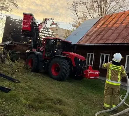 Pożar stodoły w Podsarniu. Strażacy z całego regionu w akcji