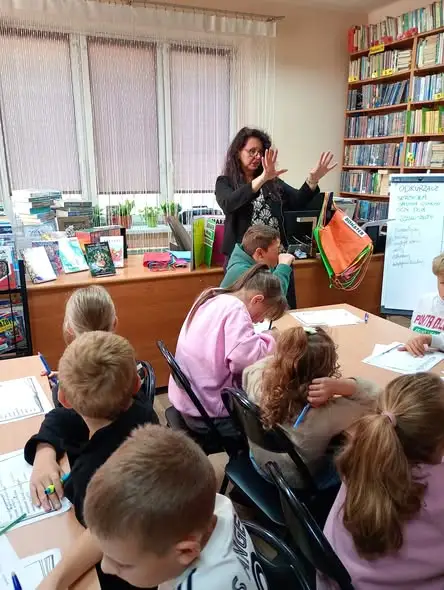 Dzień Głośnego Czytania w Ryczowie – spotkanie z pisarką i warsztaty literackie dla uczniów